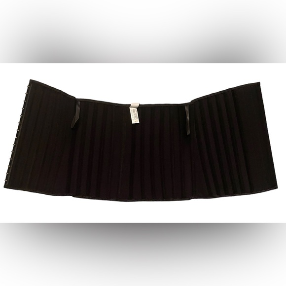 NWT Latex Waist Trainer - Picture 3 of 6